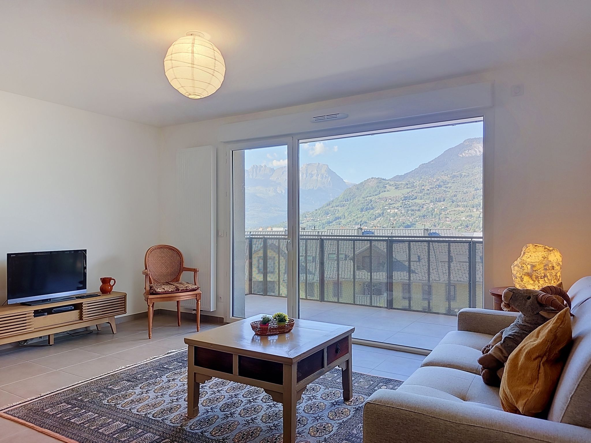 Alp'in — Living Room (4 of 21)