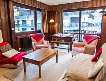 Rustiek appartement aan de piste in Chamonix, vlakbij het centrum - thumbnail 1