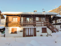 Maison Maffioli: charmant bergappartement met tuin in Chamonix - thumbnail 3