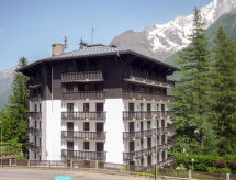Appartement Les Aiguilles du Brévent: op 80m van de piste in Chamonix - thumbnail 1
