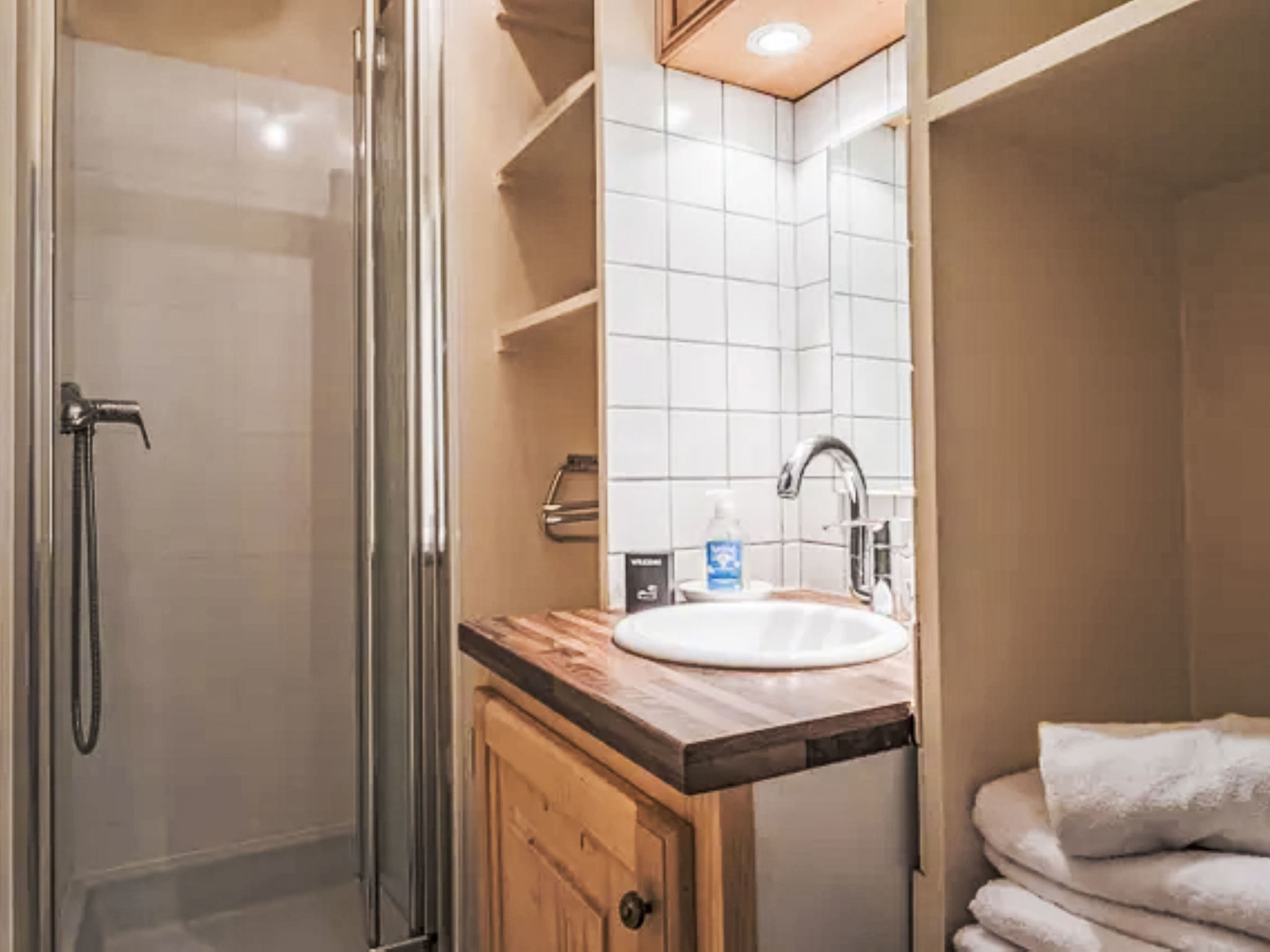 Le Bois du Bouchet-Inside