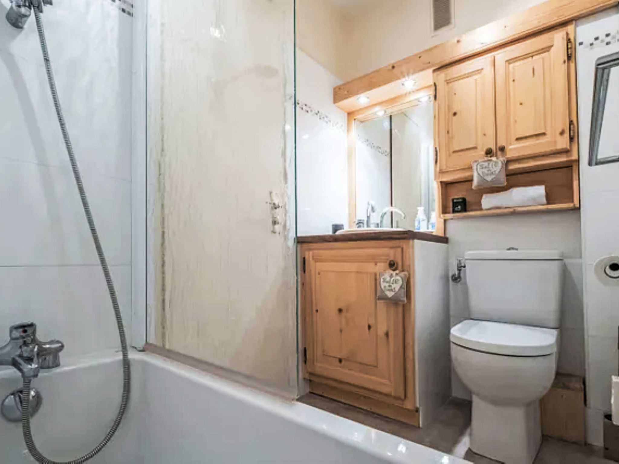 Le Bois du Bouchet-Inside