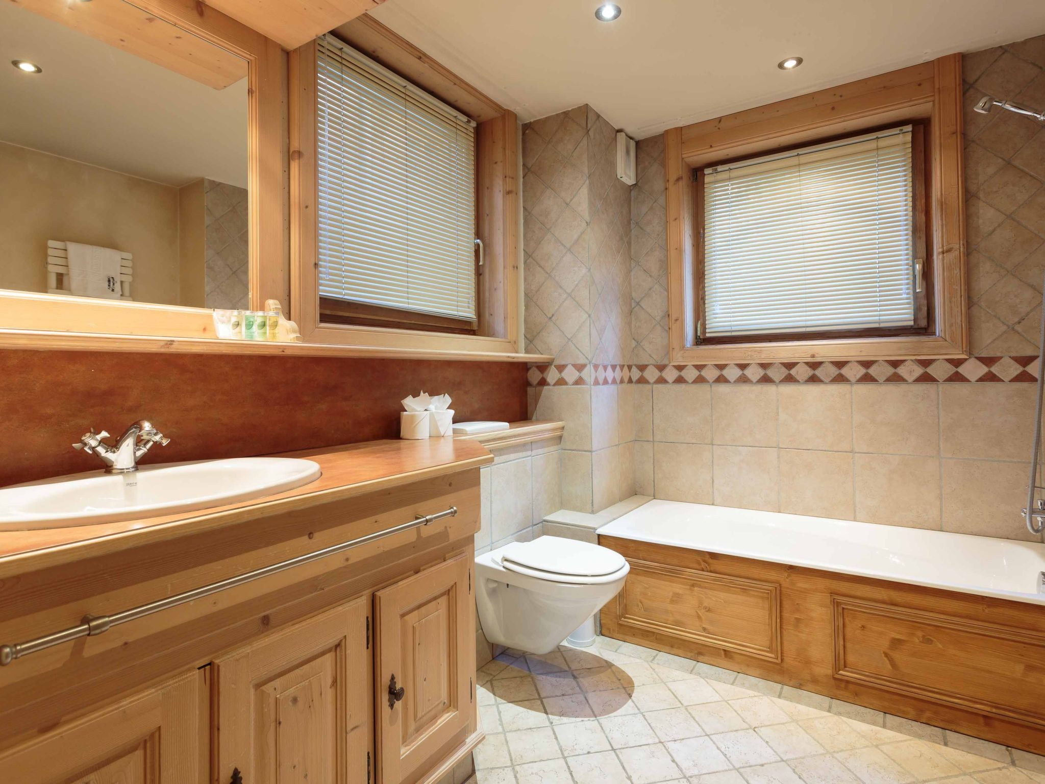 Chamois Apartment-Image-tags.info