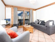 in Chamonix mit geräumigem Balkon und weitem Blick