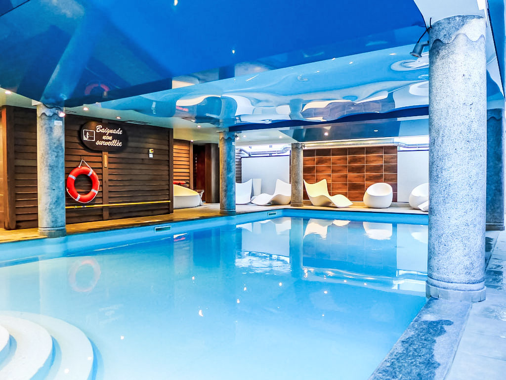Pool Indoor