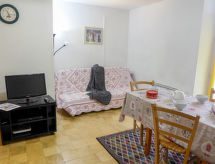 Knus appartement L'Univers in Chamonix, 250m van centrum & 800m van de piste - thumbnail 1