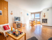 Le Prarion: sfeervol appartement aan het meer en de piste in Les Houches - thumbnail 1