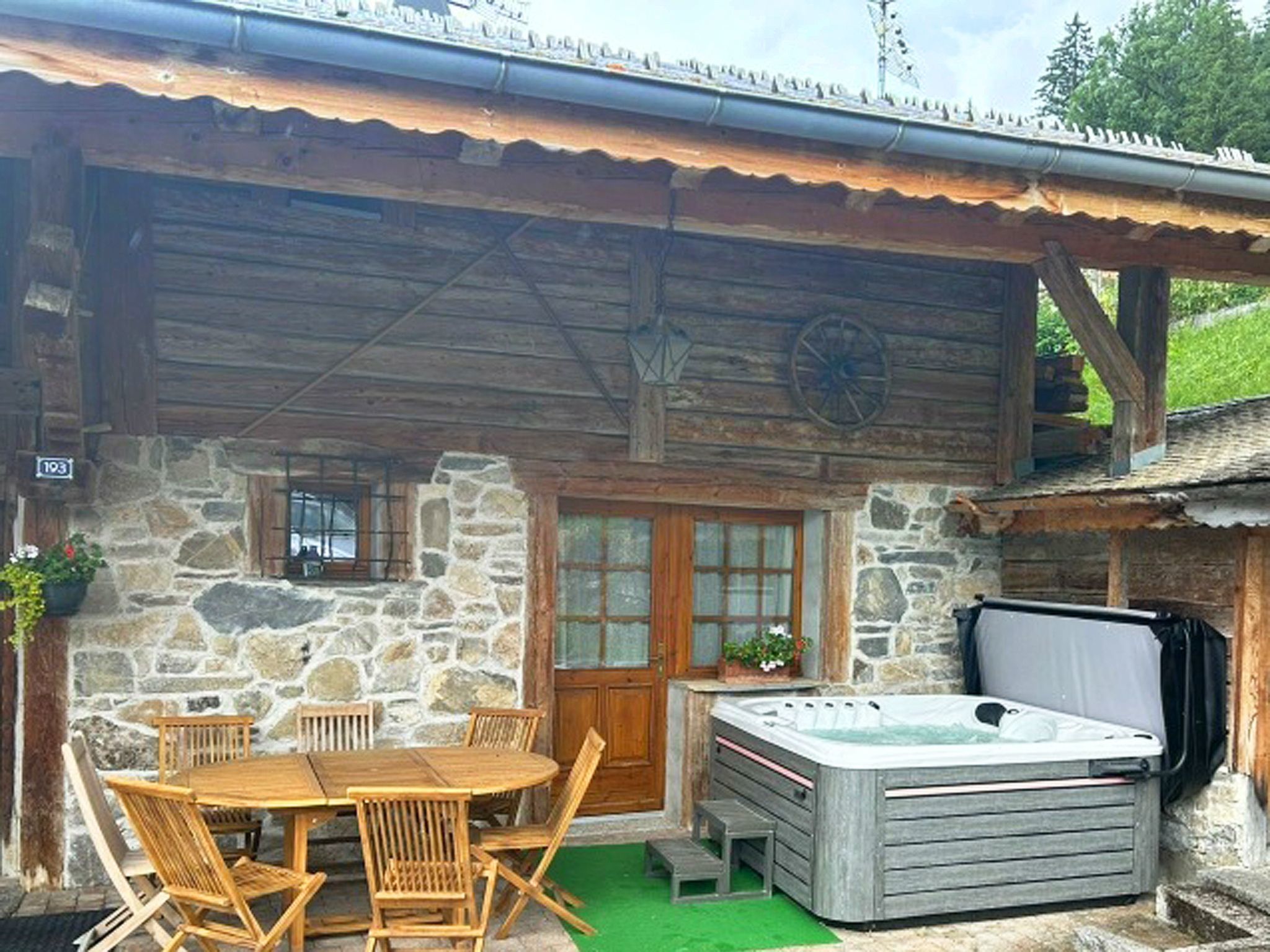Chalet Petit Châtel - Outside
