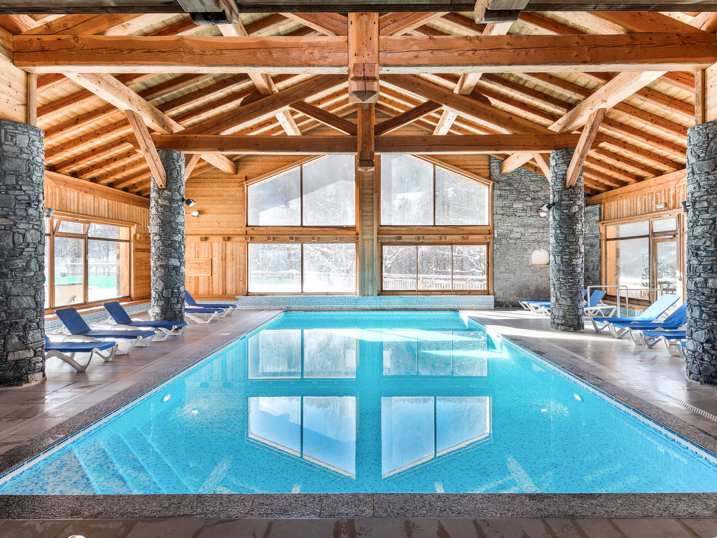 Le Hameau du Rocher Blanc — Pool Indoor