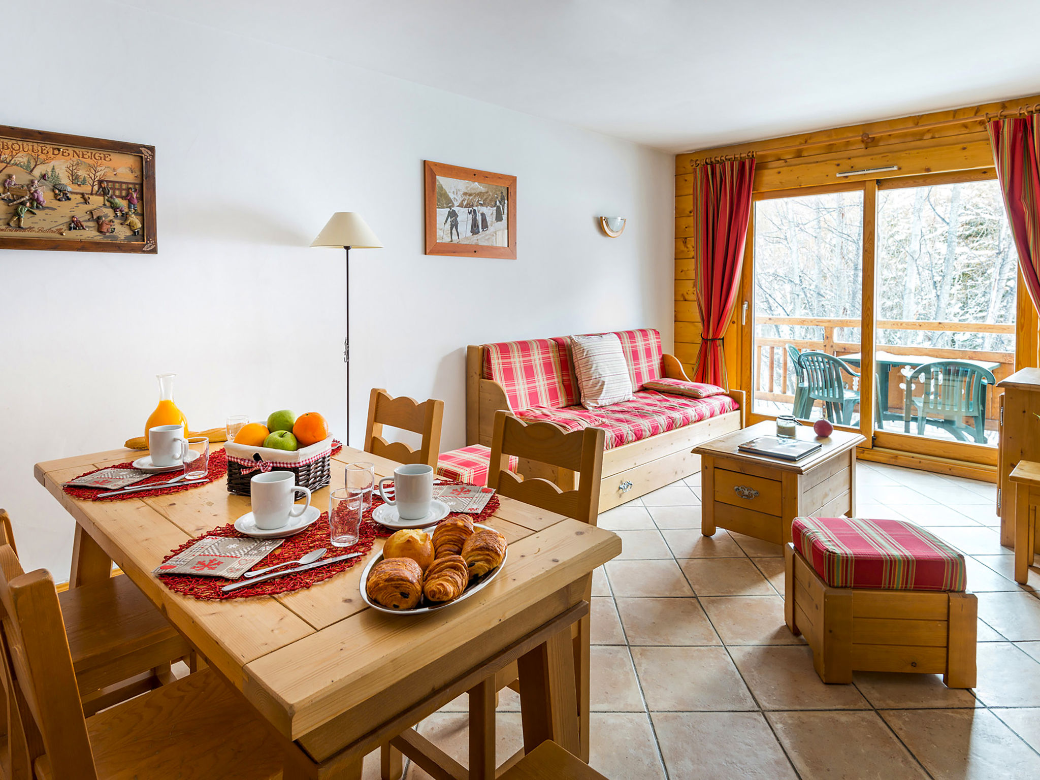Le Hameau du Rocher Blanc-Drinnen