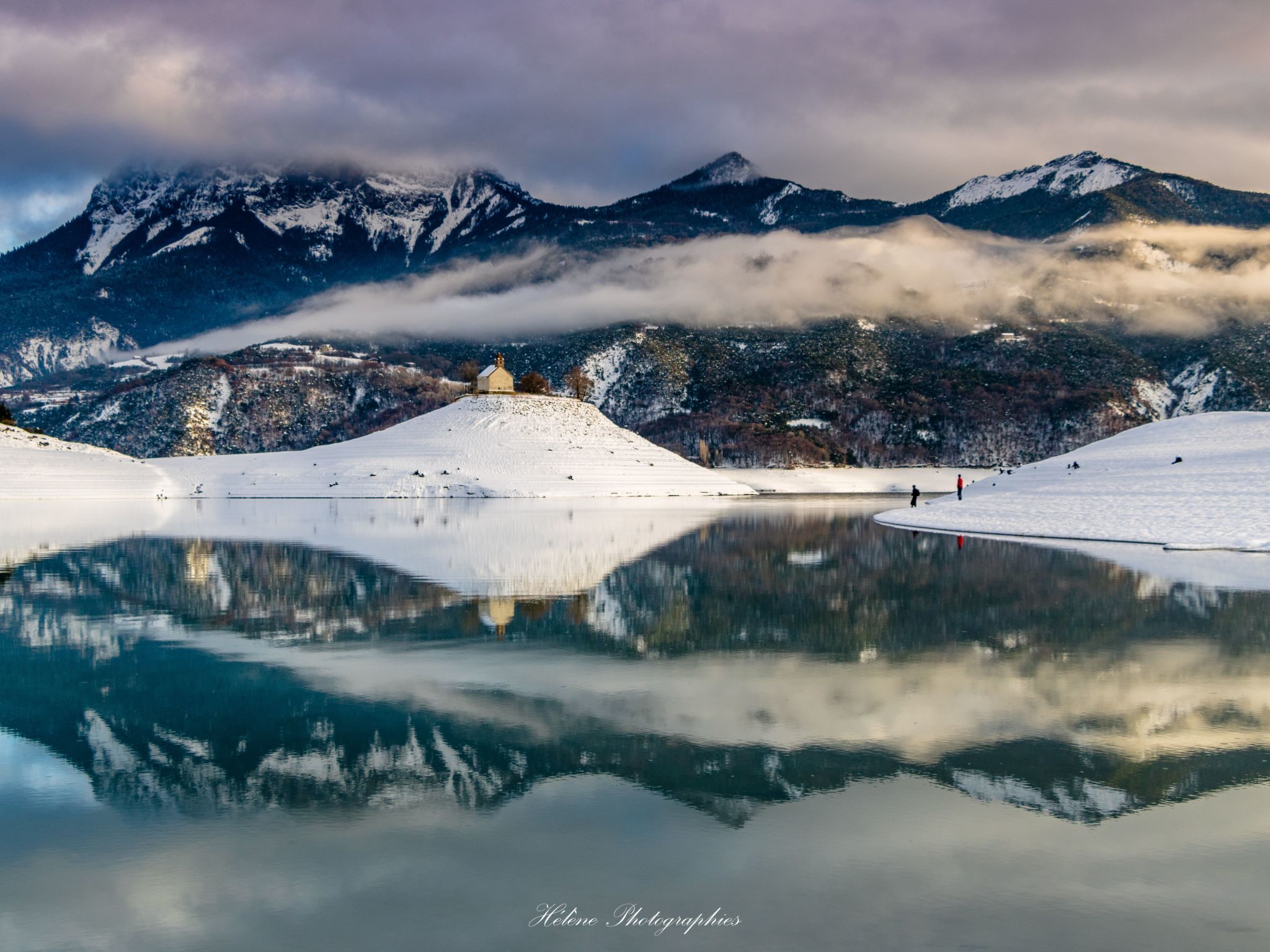 Gemütliches Chalet am Ufer des Sees von Serre-Ponçon-Drinnen