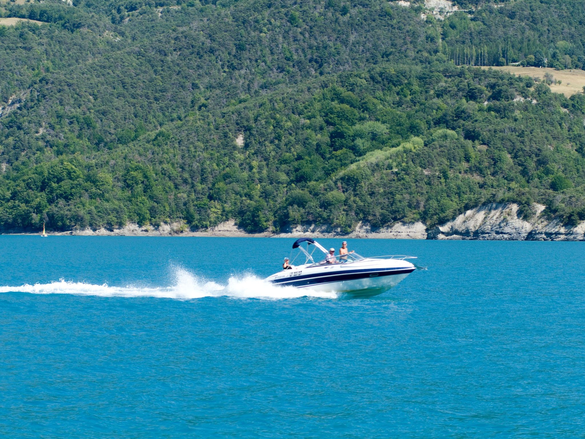 Gemütliches Chalet am Ufer des Sees von Serre-Ponçon-Drinnen