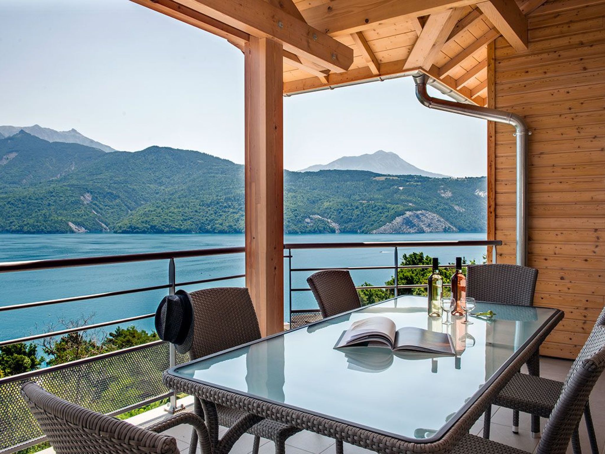 Wohnung mit Blick auf das Wasser-Dedans