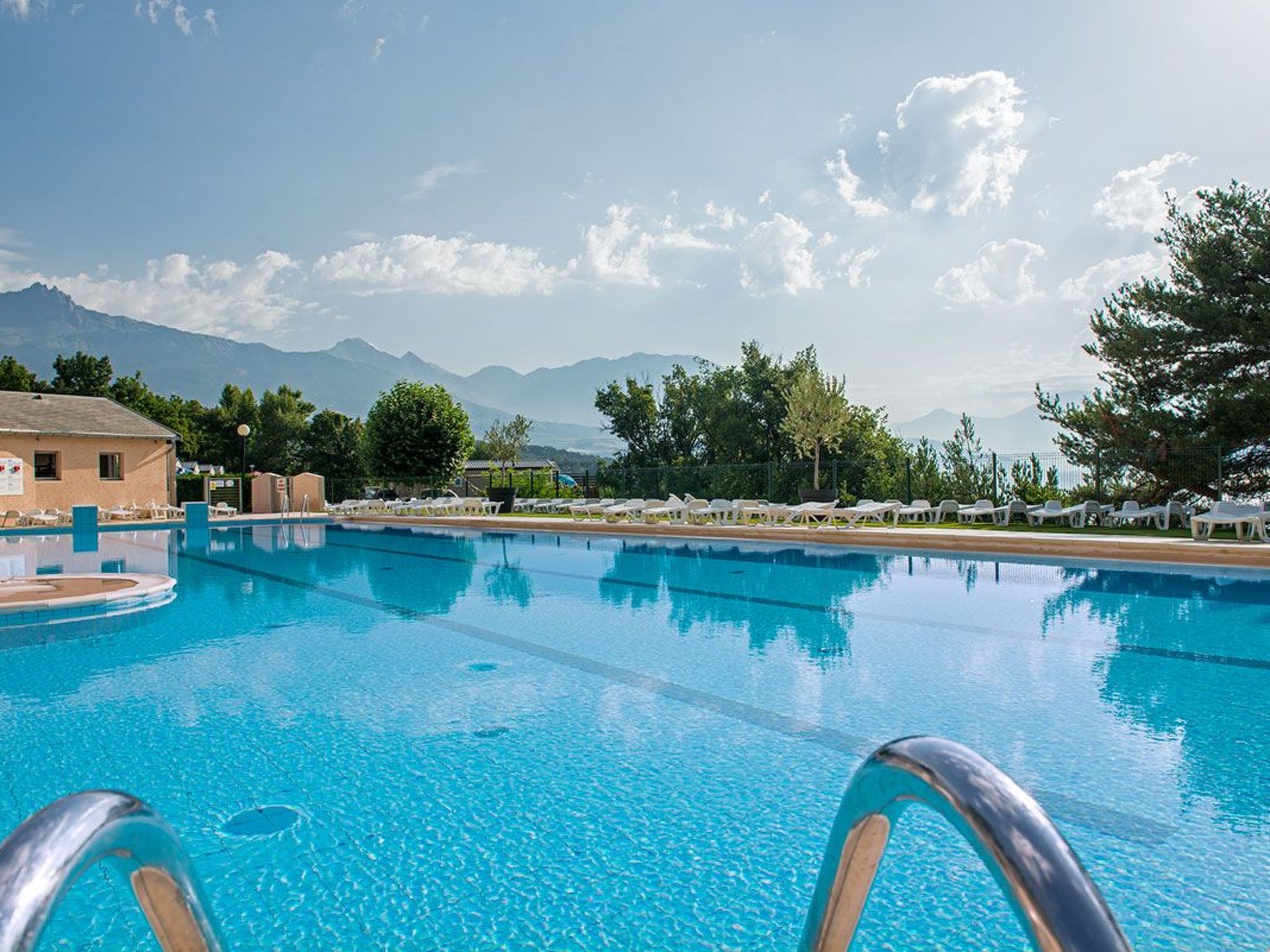 Wohnung mit Blick auf das Wasser-Dedans