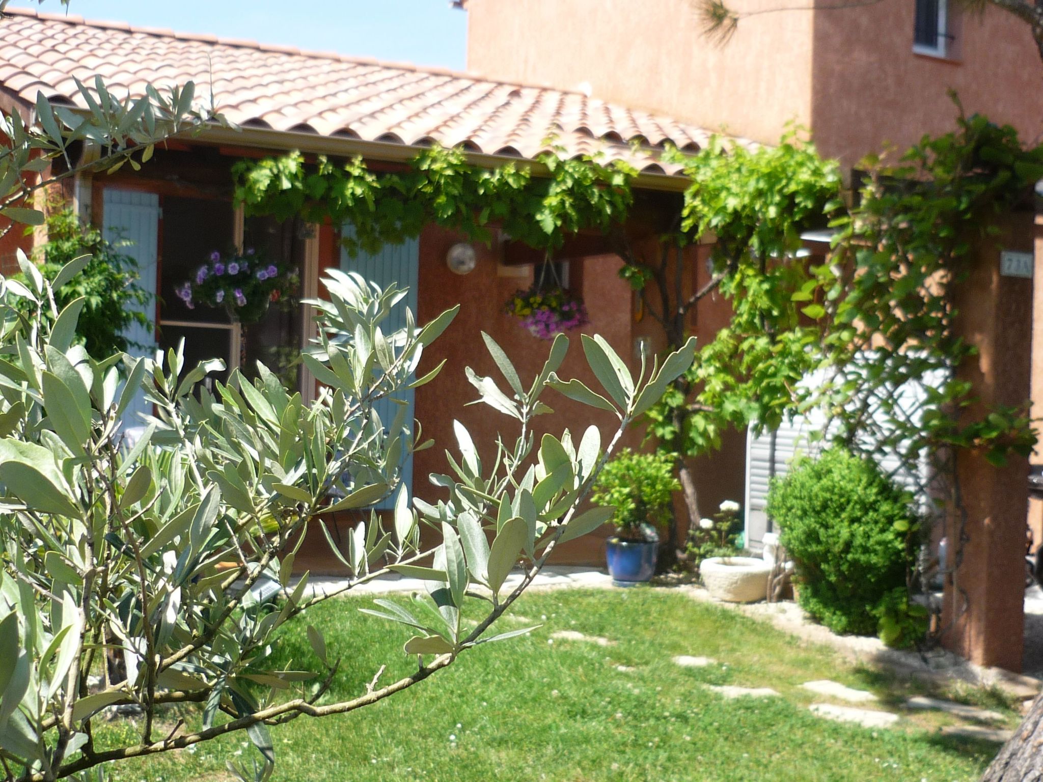 Komfortables Ferienhaus mit Gemeinschaftspool-Binnen