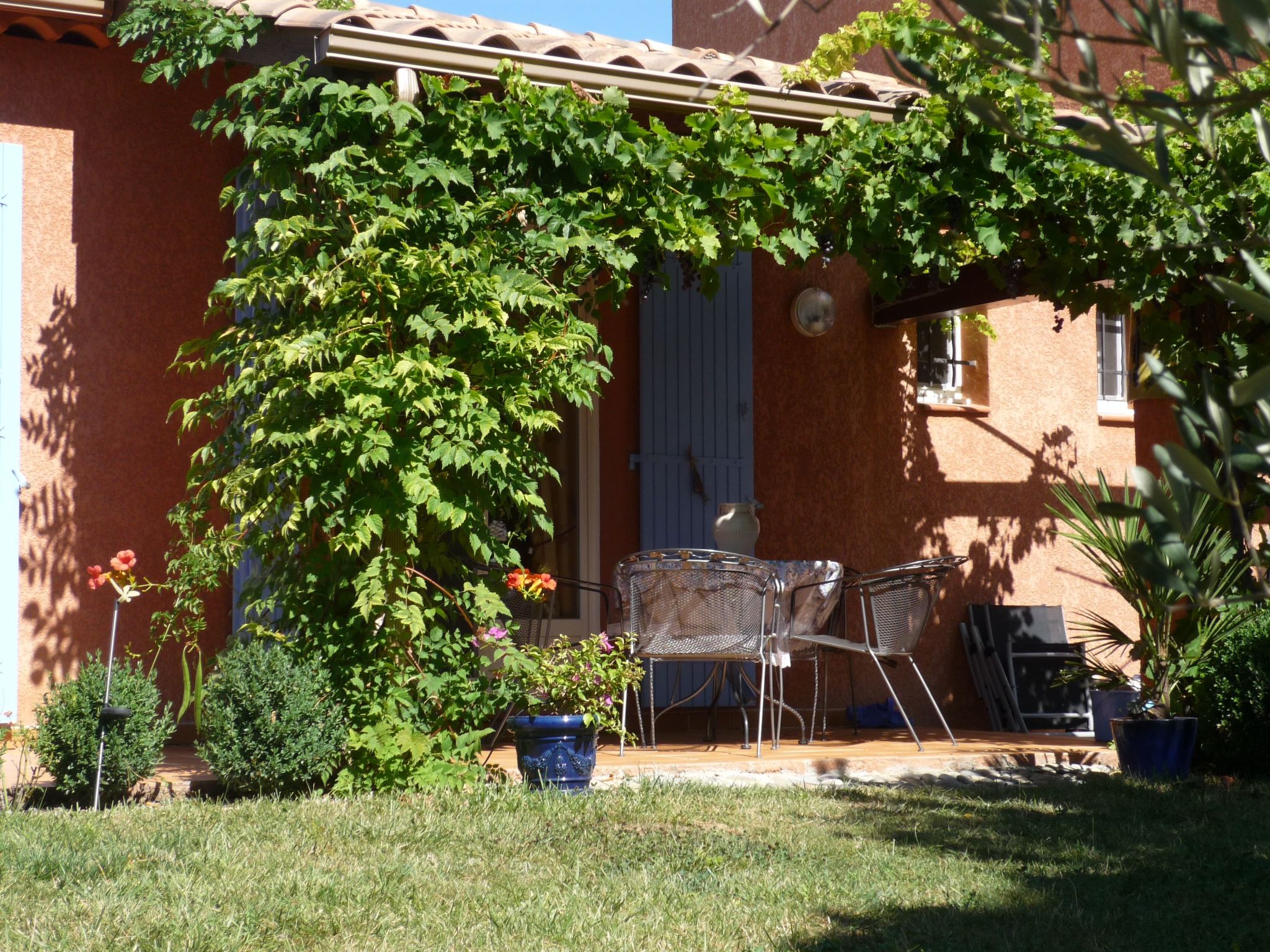 Komfortables Ferienhaus mit Gemeinschaftspool-Binnen