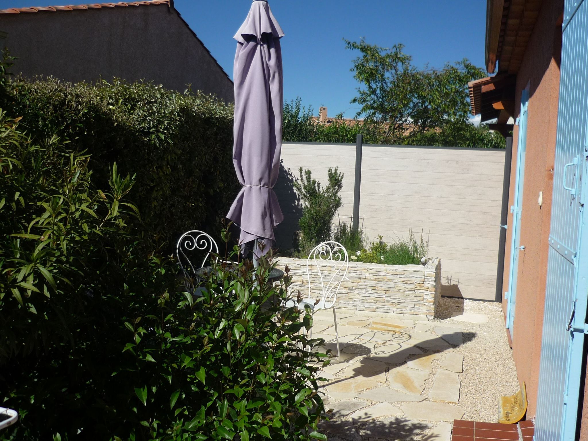 Komfortables Ferienhaus mit Gemeinschaftspool-Binnen