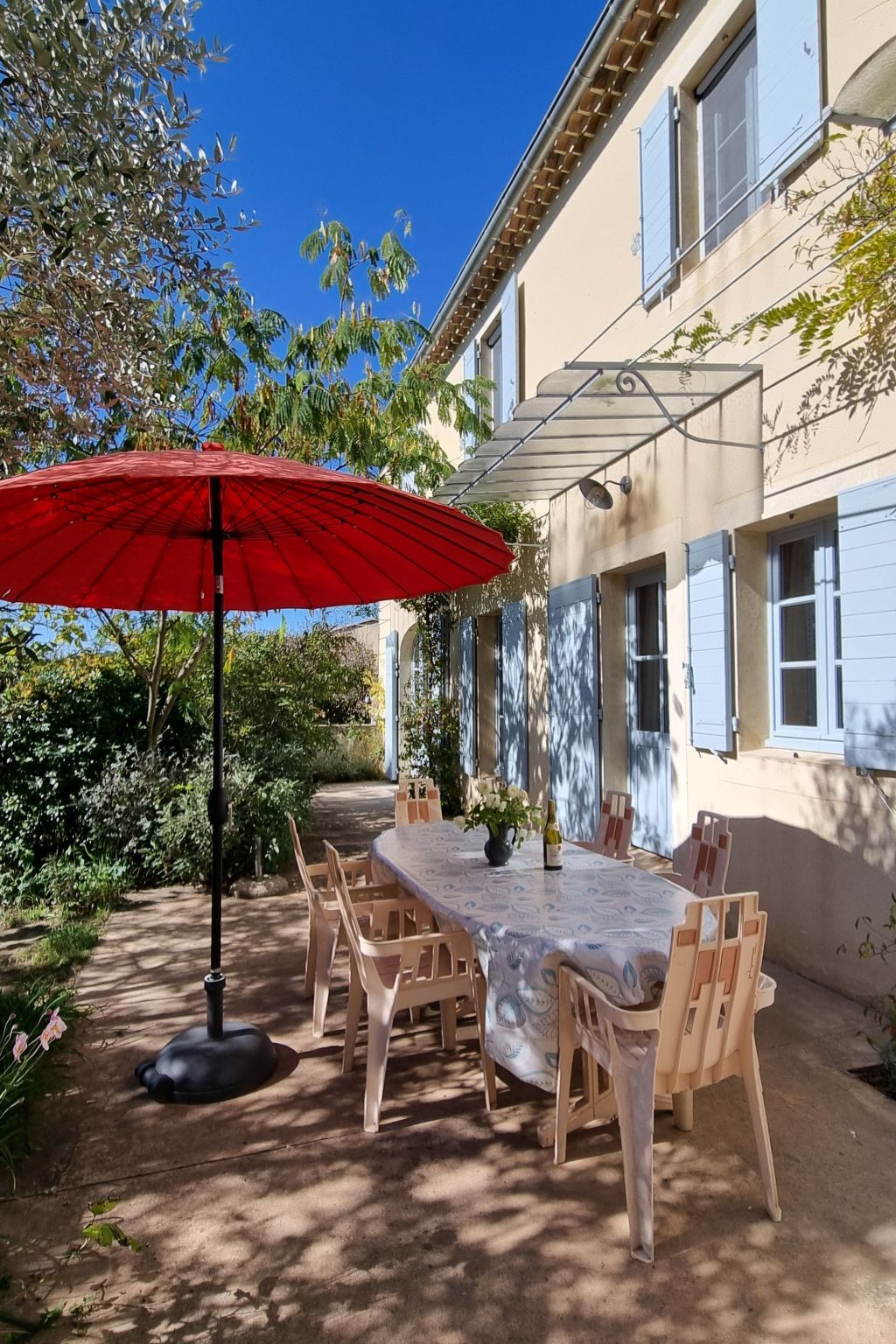 Mas de la damisello-Binnen