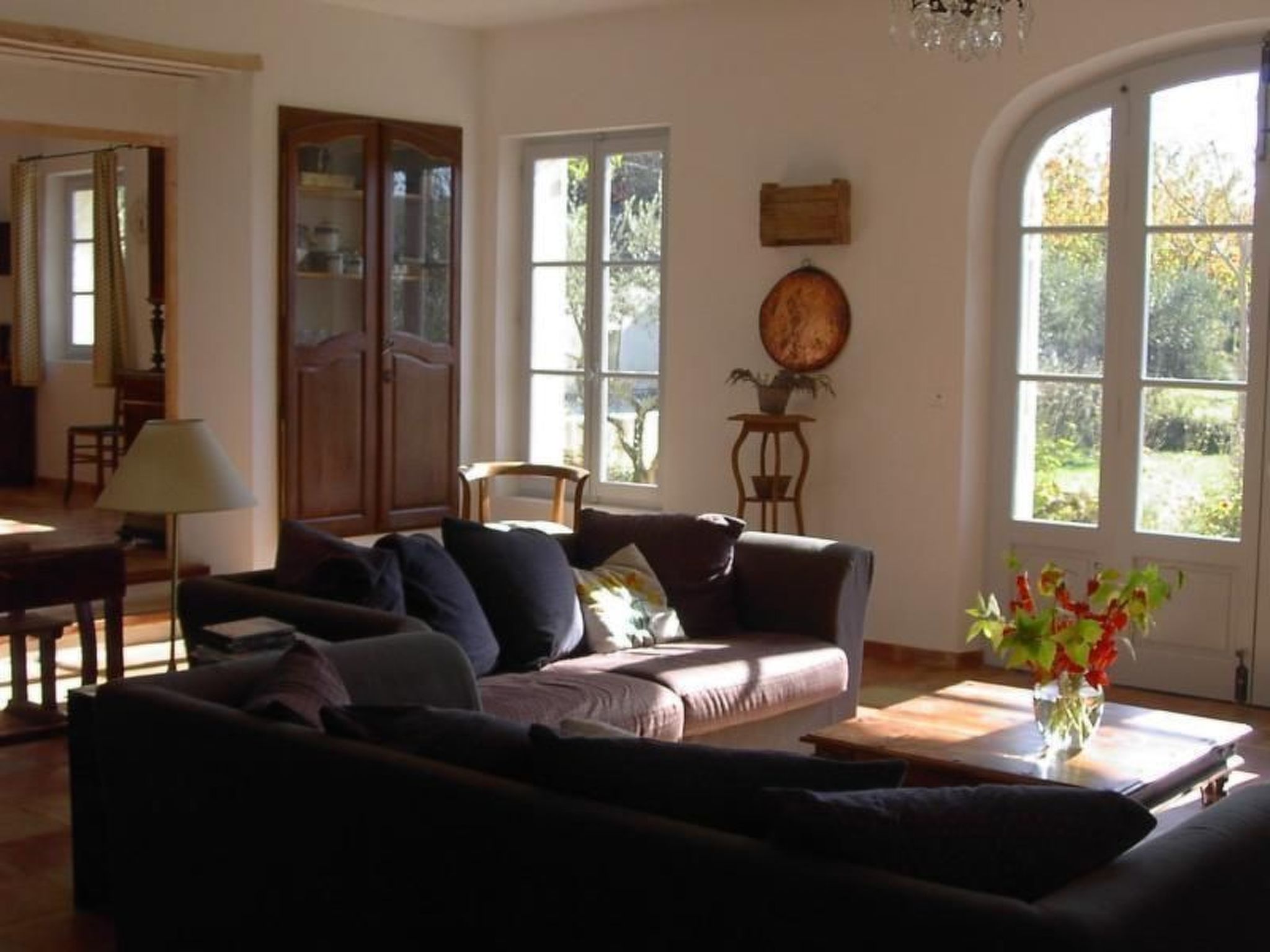 Mas de la damisello-Binnen