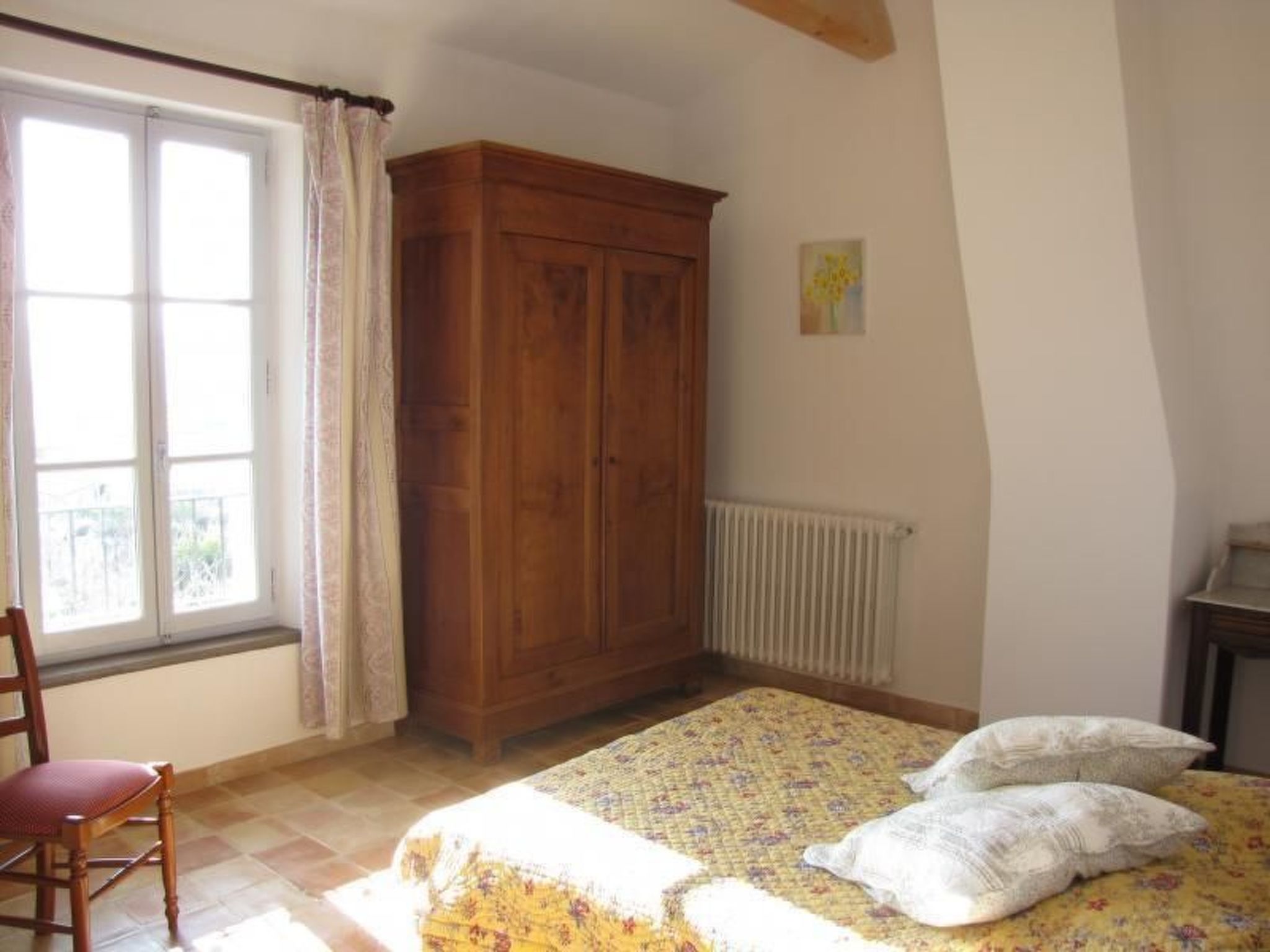 Mas de la damisello-Binnen