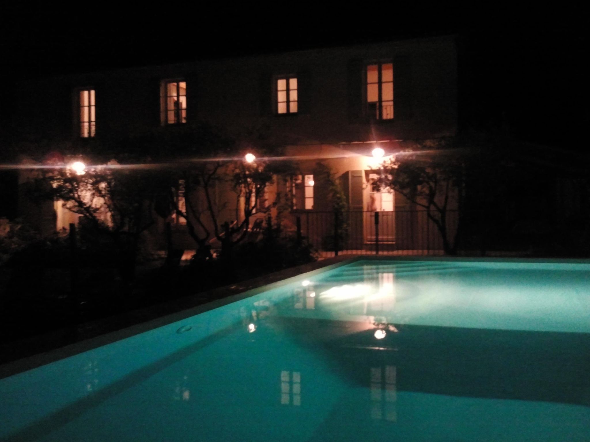 Mas de la damisello-Binnen