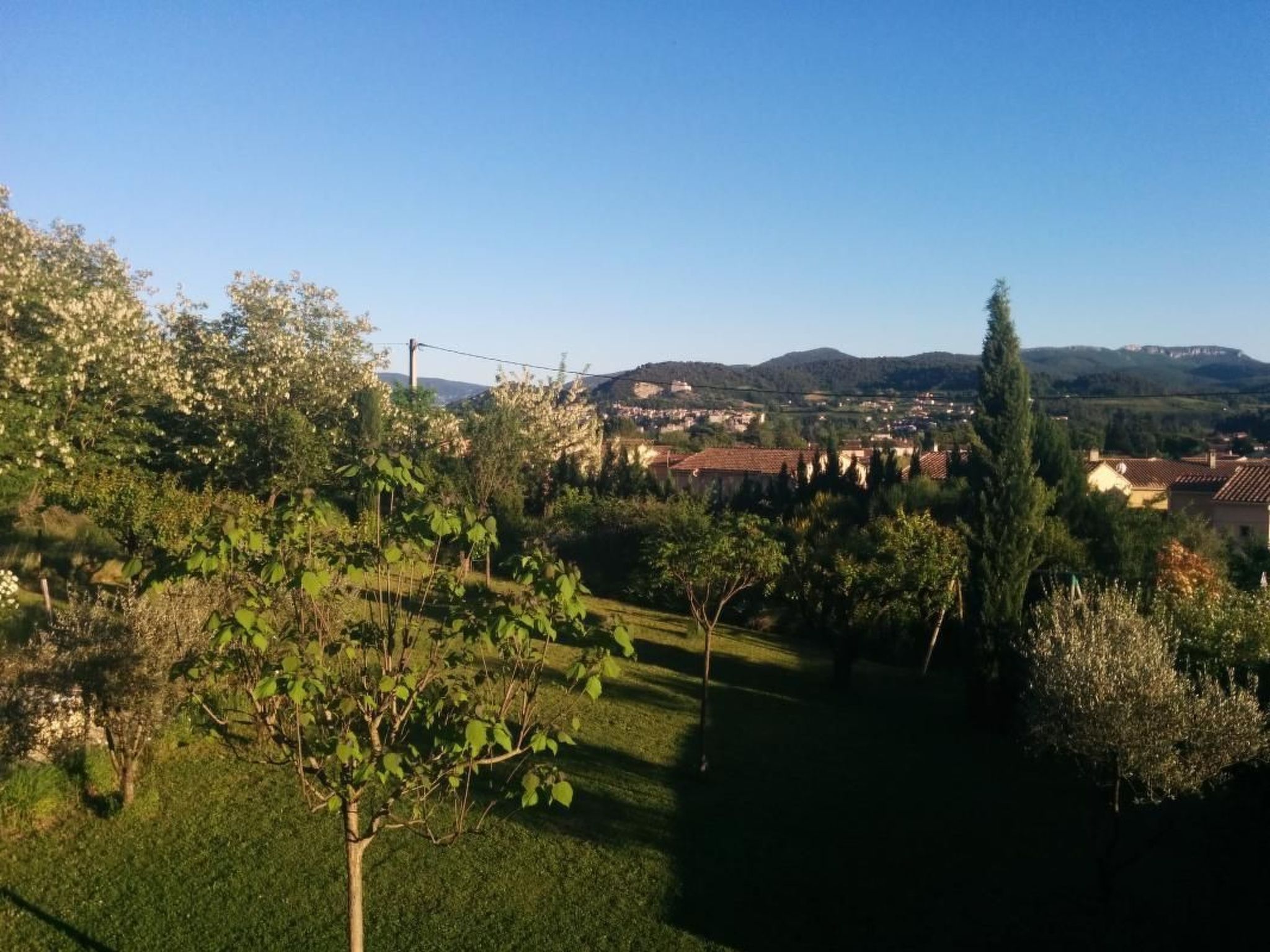 Mas de la damisello-Binnen