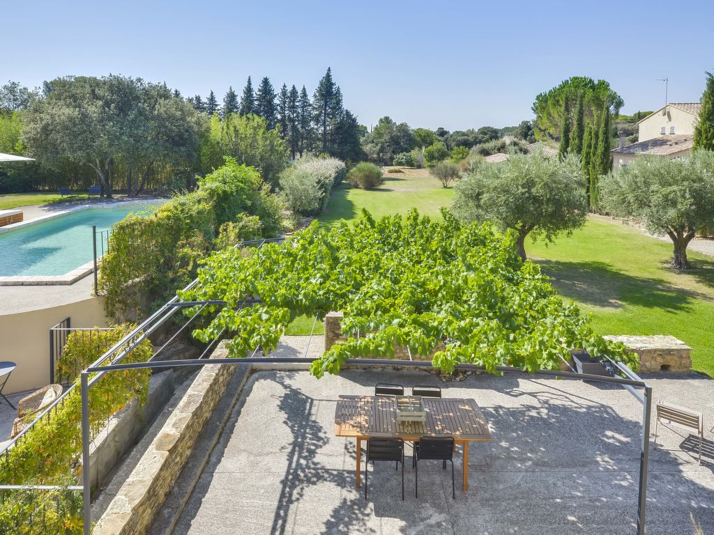Frederique — Pool Outdoor