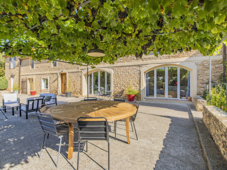 Search and Stay destination Uchaux, Provence-Alpes-Côte d'Azur - France from AU$ 573. Le Mas des Buis