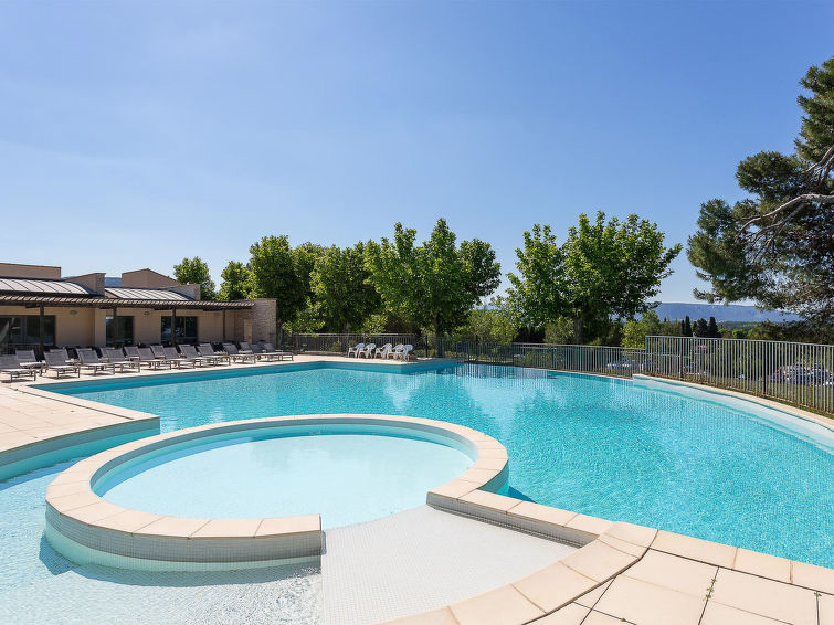 Appartement aan de golfbaan in L'Isle-sur-la-Sorgue in L'isle sur la Sorgue