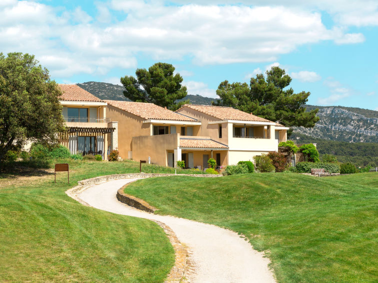 Search and Stay destination Saumane-de-Vaucluse, Provence-Alpes-Côte d'Azur - France from AU$ 121. Provence Country Club (LSS202)