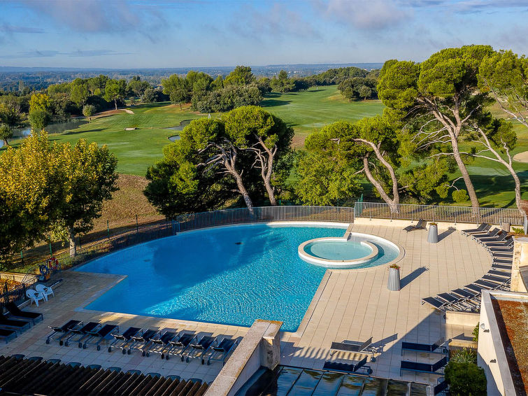 Appartement naast de golfbaan in L'Isle-sur-la-Sorgue in L'isle sur la Sorgue