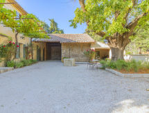 Holiday home Le Mas de Marius
