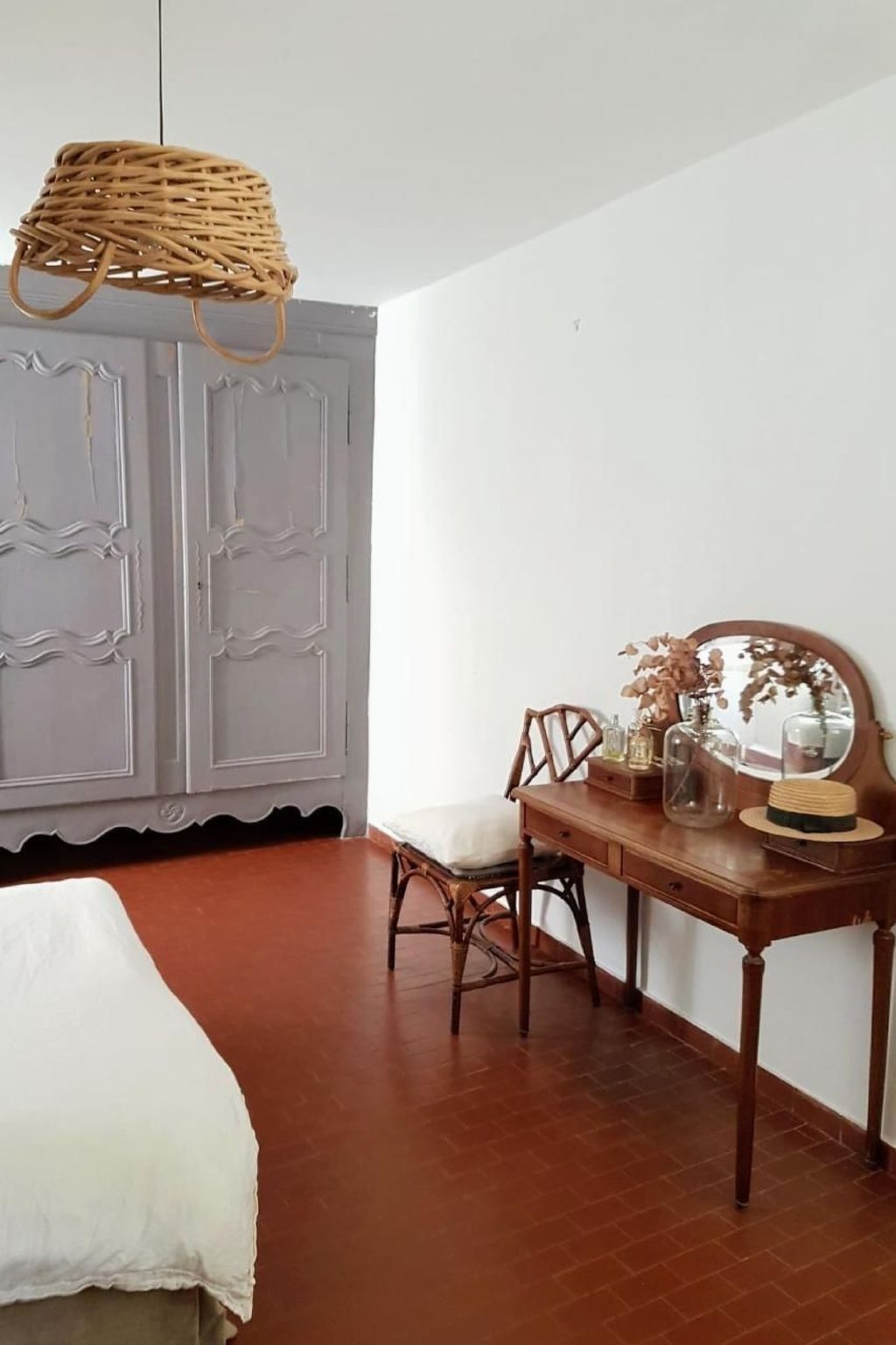 Provenzalisches Haus aus Naturstein in Gigondas-Binnen