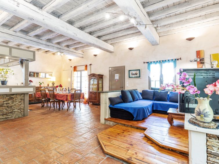 Search and Stay destination Le Barroux, Provence-Alpes-Côte d'Azur - France from AU$ 499. L'Oliveraie