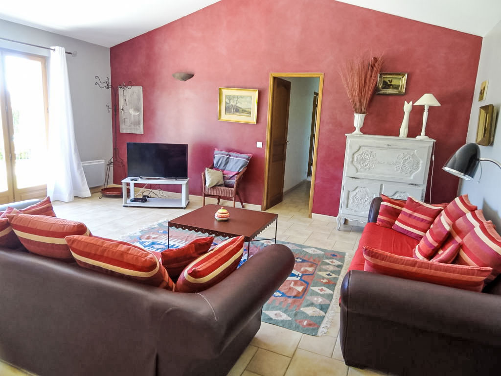 Villa les Vignes — Living Room
