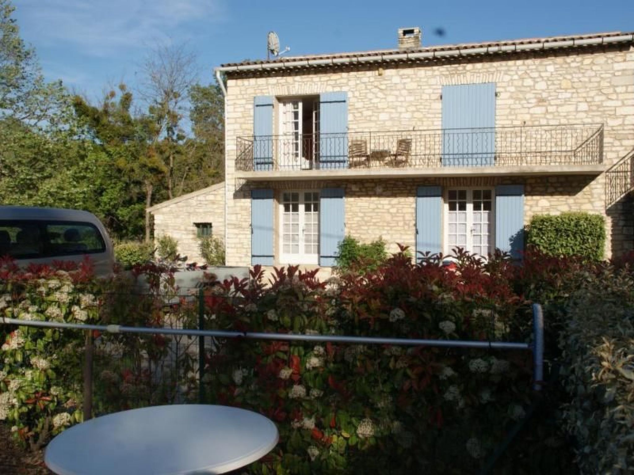 Schöne provenzalische Villa Les Carlets mit Pool-Image-tags.info