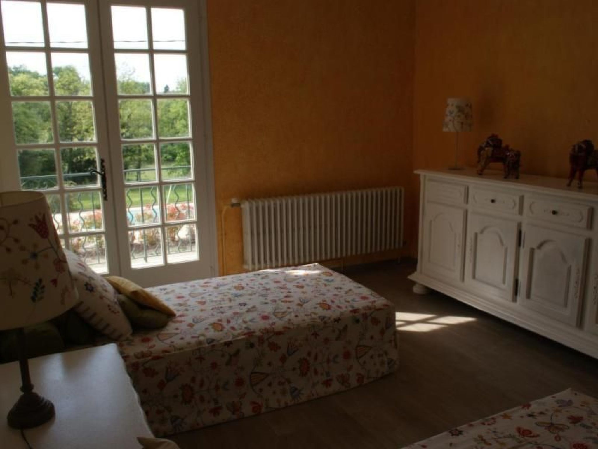 Schöne provenzalische Villa Les Carlets mit Pool-Image-tags.info