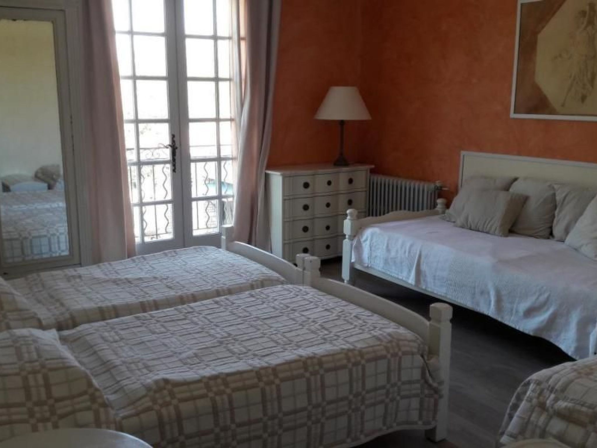 Schöne provenzalische Villa Les Carlets mit Pool-Image-tags.info