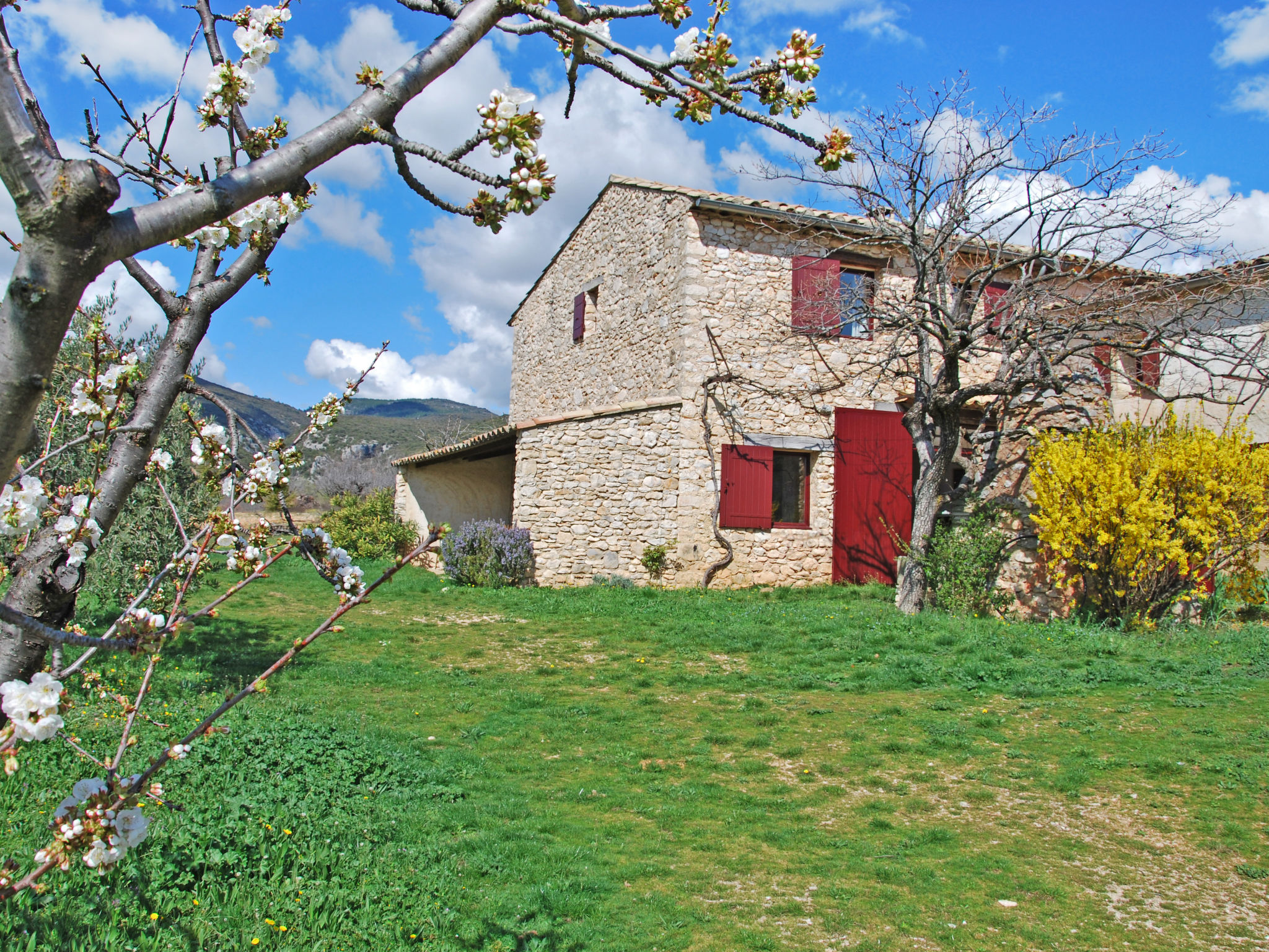 Ferienhaus in Saint Saturnin d%$&Apt (Frankreich) und 1 Hund erlaubt