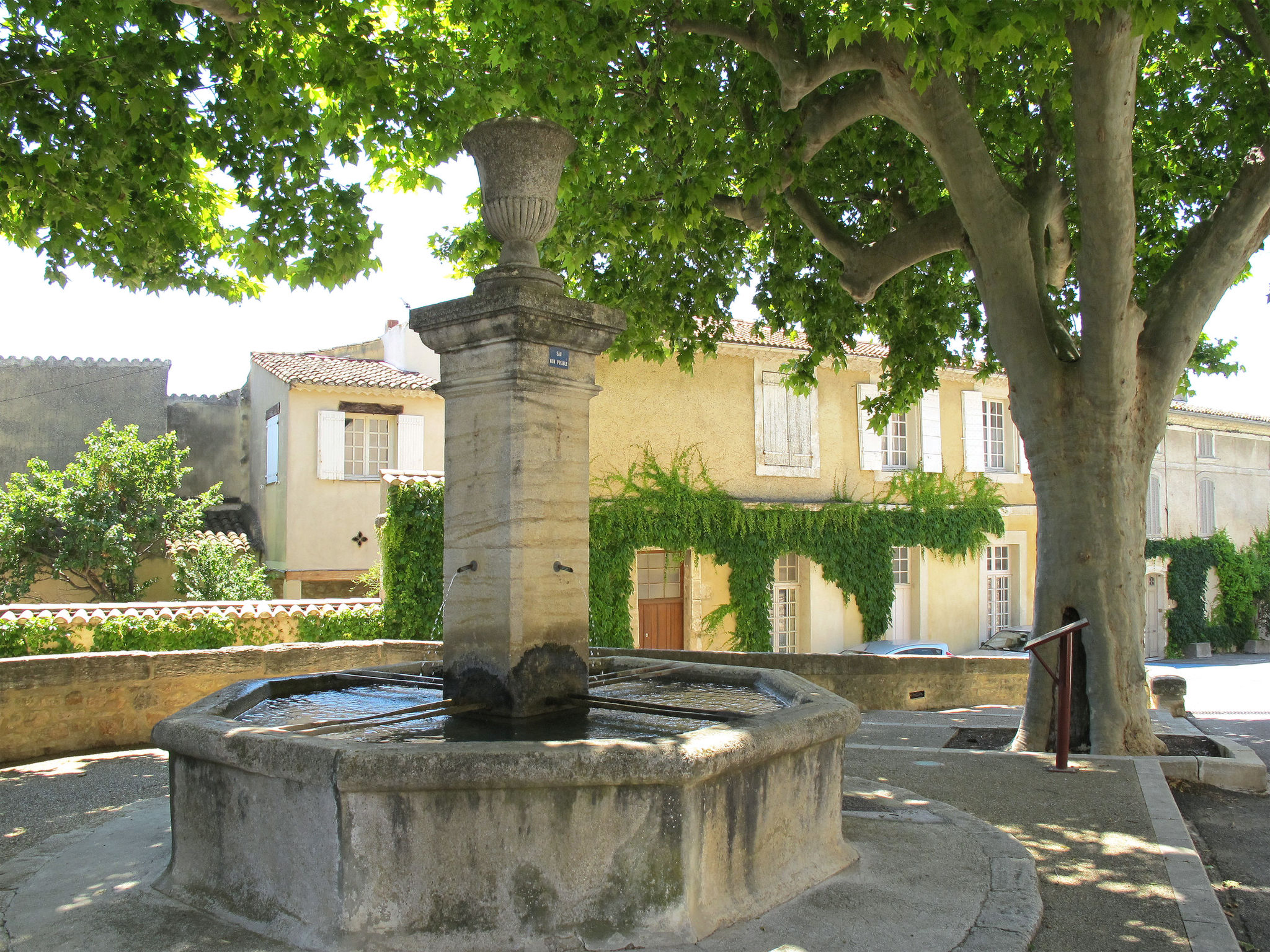 Rustiek appartement met zwembad nabij L'Isle-sur-la-Sorgue - foto 24