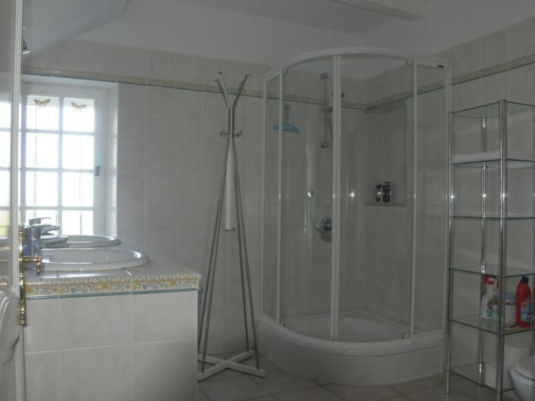 Bauernhaus mit Garten und Pool mit Bergblick - Image-tags.info