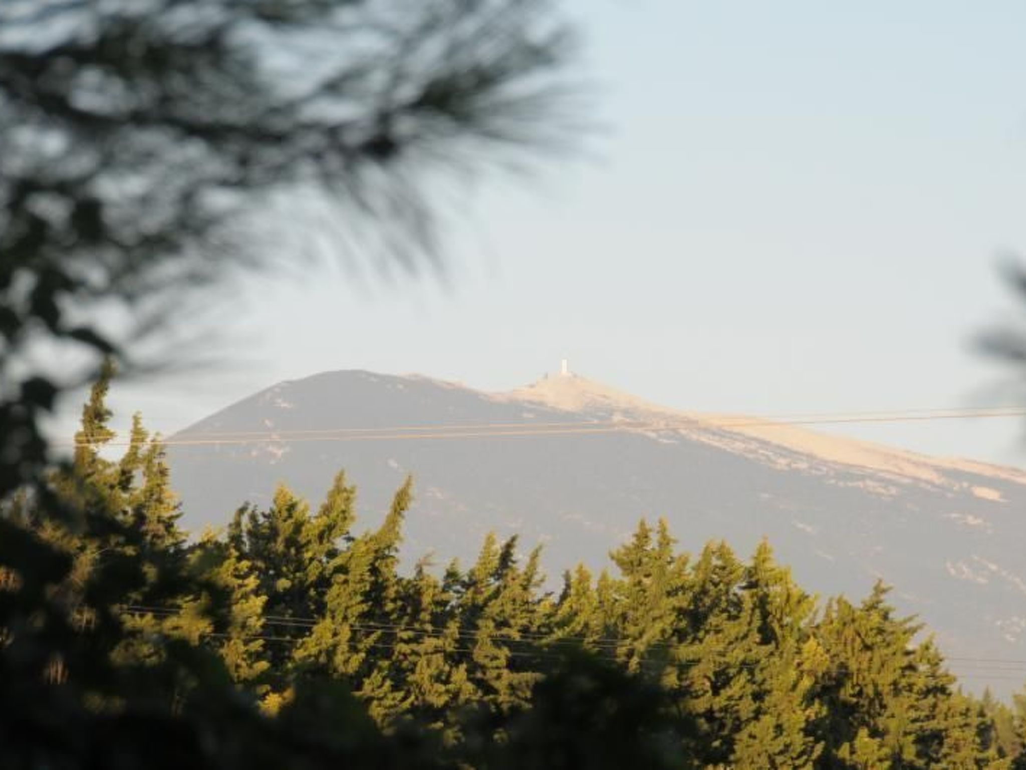 Bauernhaus mit Garten und Pool mit Bergblick