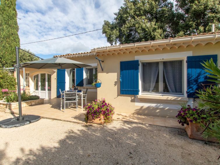 Search and Stay destination Mazan, Provence-Alpes-Côte d'Azur - France from AU$ 190. Les Amandiers