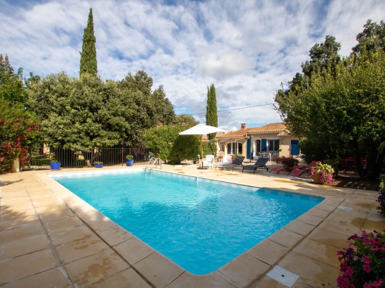 Search and Stay destination Mazan, Provence-Alpes-Côte d'Azur - France from AU$ 190. Les Amandiers