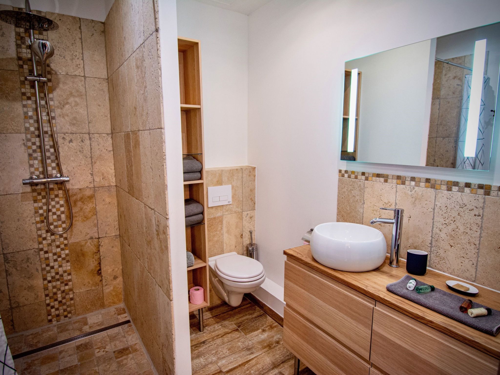 Leonie's Gîte Moulin de Tartay in Avignon-Binnen