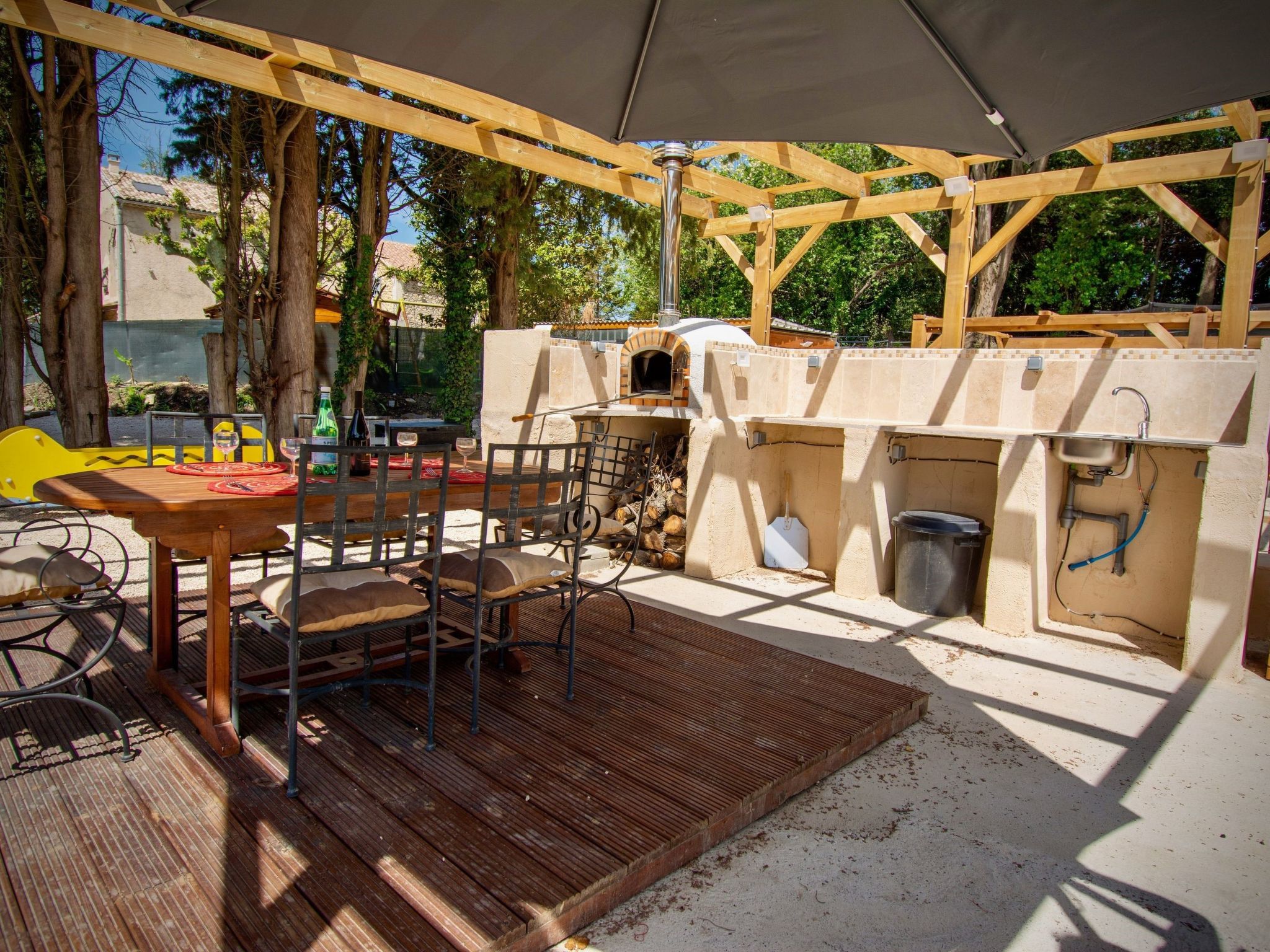 Leonie's Gîte Moulin de Tartay in Avignon-Binnen