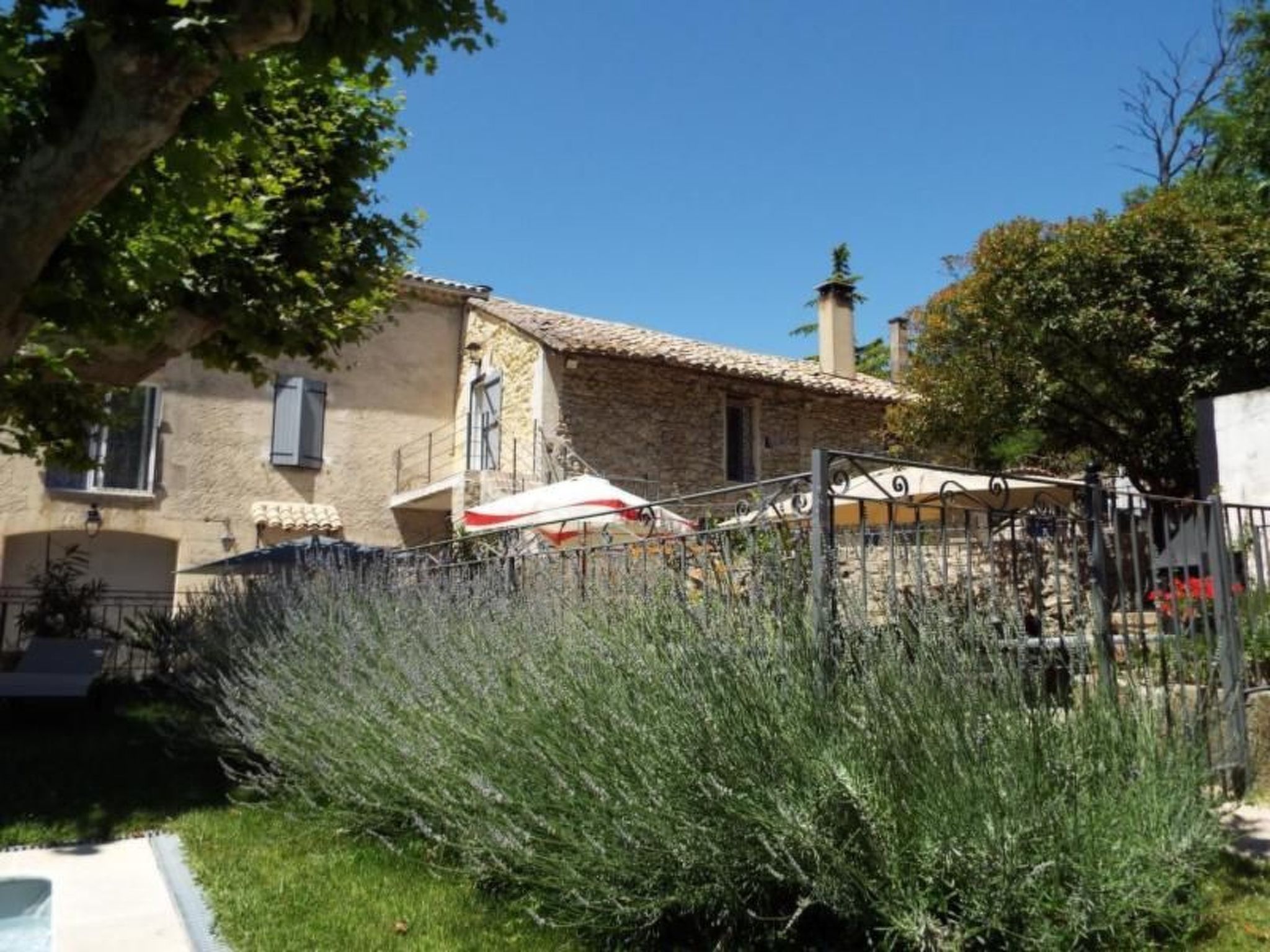 Leonie's Gîte Moulin de Tartay in Avignon-Binnen
