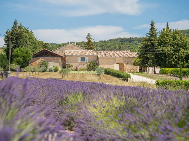 "La Machotte (VSN160)", 9-kamers cottage 270 m2 op 2 verdiepingen. Ruim, volledig gerenoveerd in 2016, comfortabel en smaakvol ingericht: woonkamer met Sat-TV, DVD en air-conditioning. Uitgang naar he..