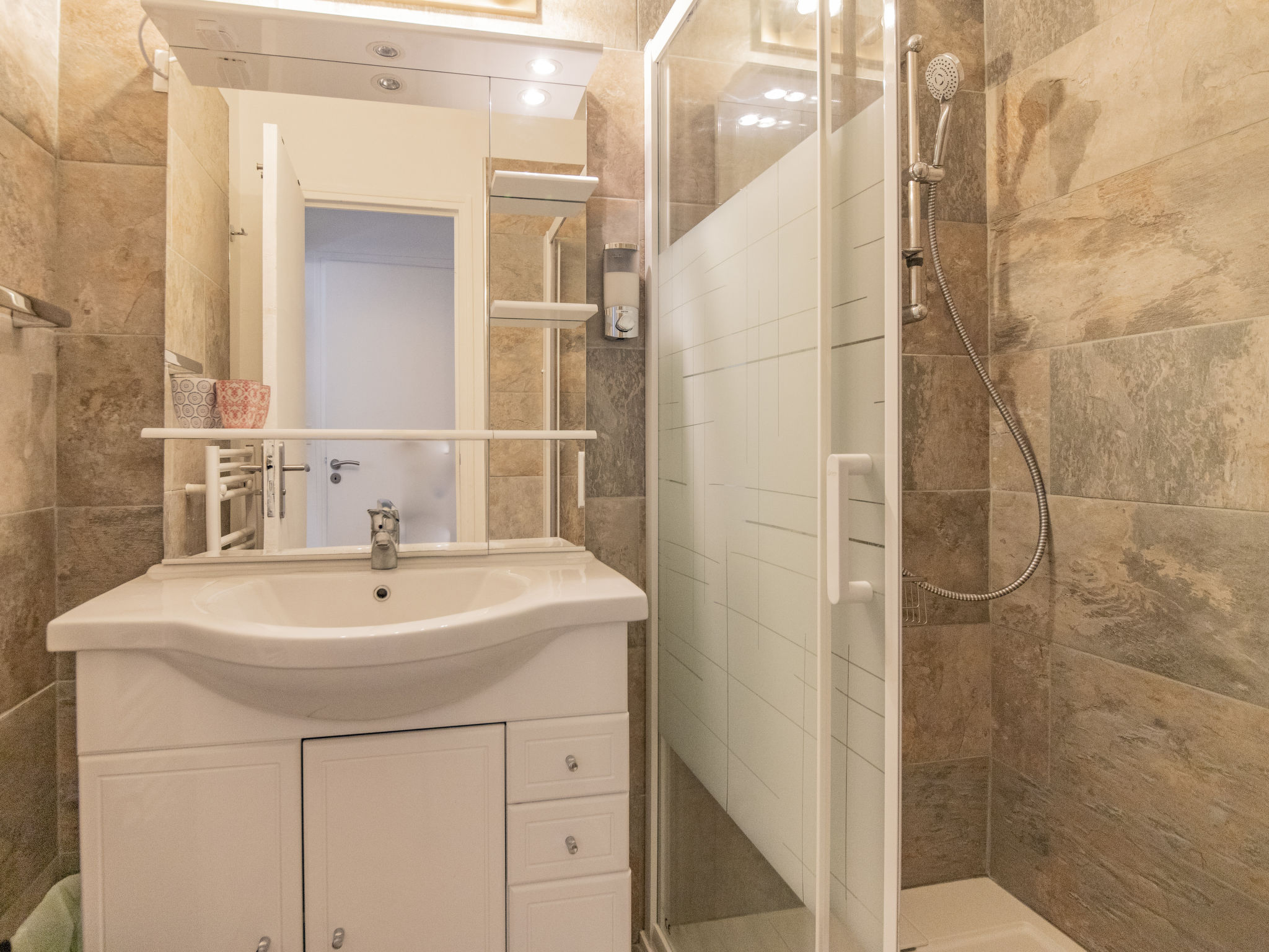 Maison La Grive – Salle de bains, photo 24 sur 45