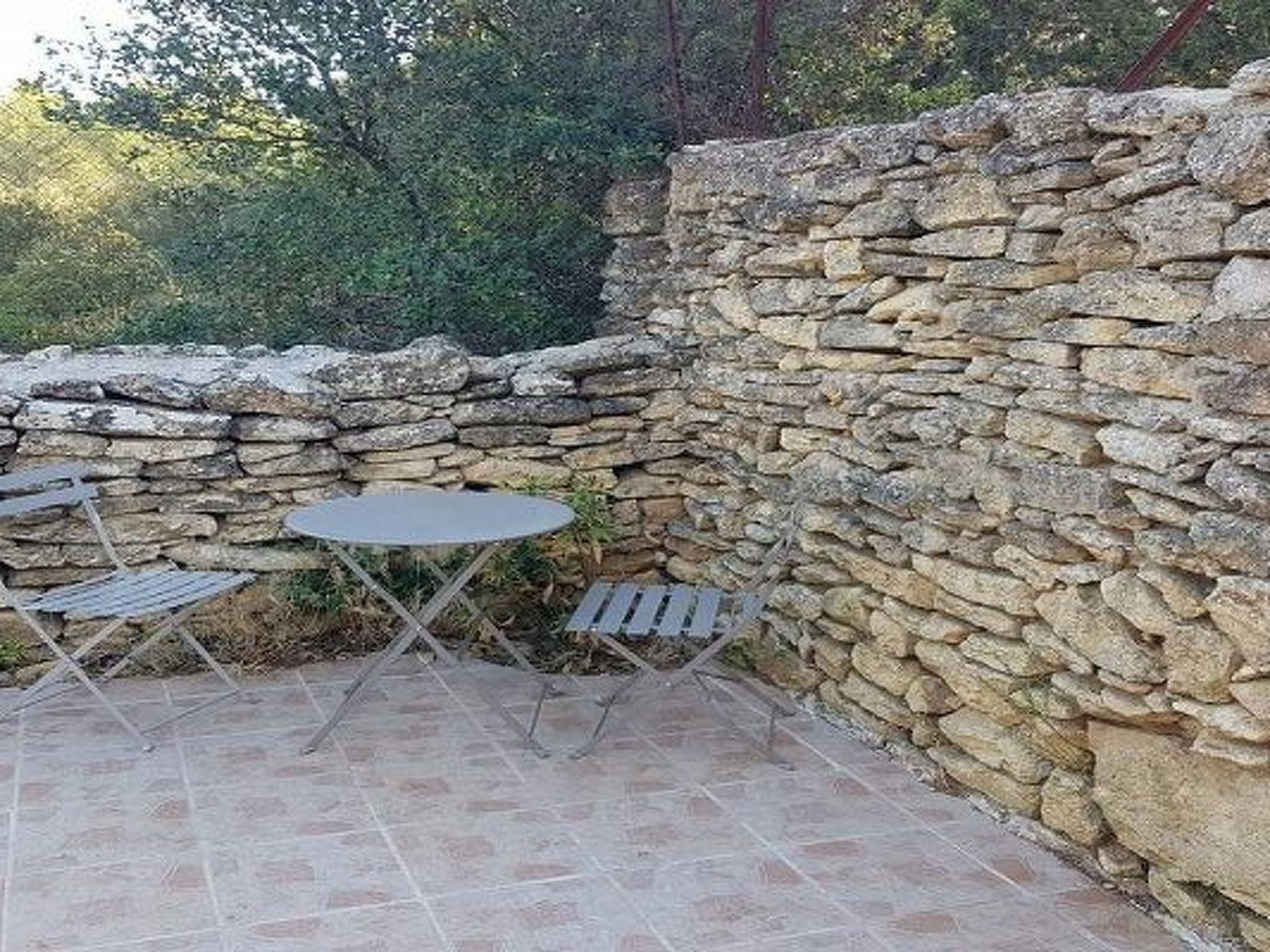 Studiowohnung mit Terrasse - Pool, Tennis, Bouleplatz